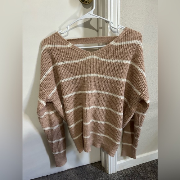 Altar’d state tan and white sweater - Picture 2 of 4